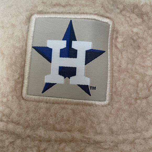 🤎 Houston Astros Sherpa Bucket Hat 🤎 - Picture 6 of 9